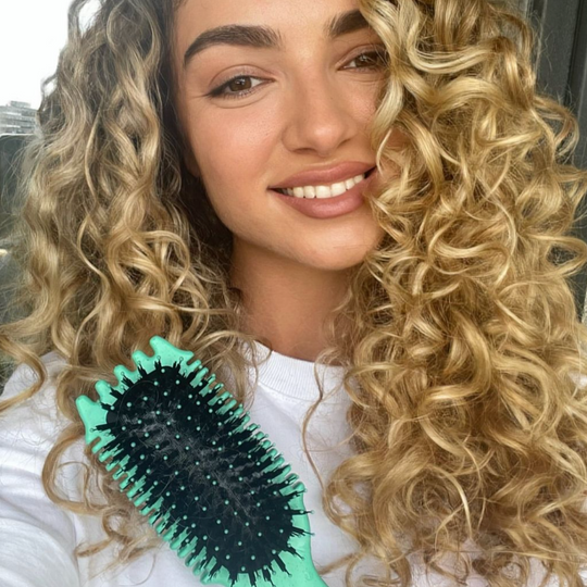 LockenStyler Brush – Definierte & frizzfreie Locken in wenigen Minuten