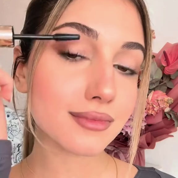 Mangolo Volumen Mascara – Wasserfest für lange, geschwungene Wimpern